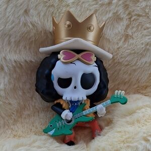 POP MART Gold-Crowned Skull Guitar Figure Toy - Green Guitar